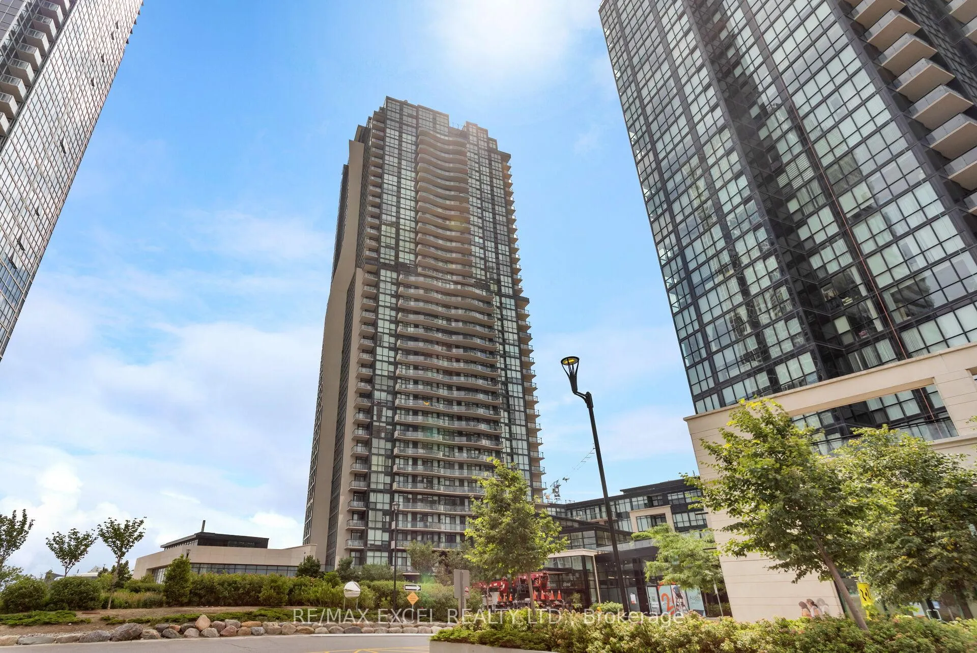 Photo 1 of Unit 3205, 2900 Highway 7, Vaughan, Concord — HOMEH