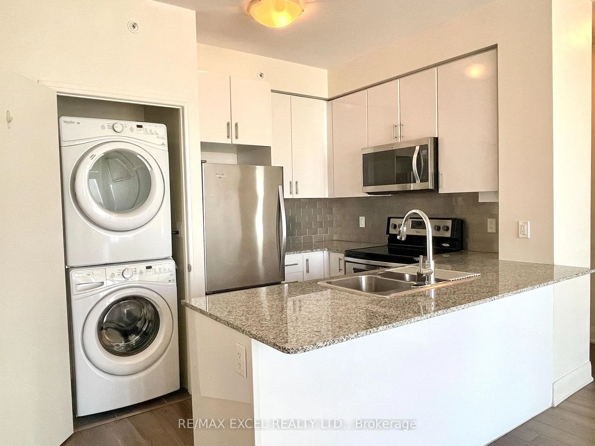 Photo 5 of Unit 3205, 2900 Highway 7, Vaughan, Concord — HOMEH
