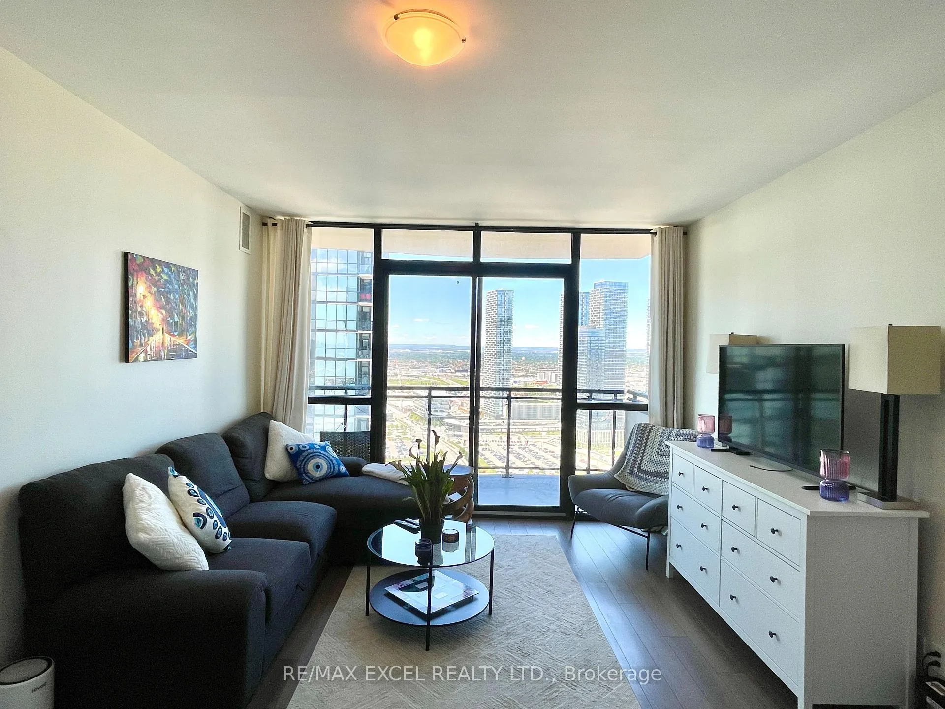 Photo 8 of Unit 3205, 2900 Highway 7, Vaughan, Concord — HOMEH