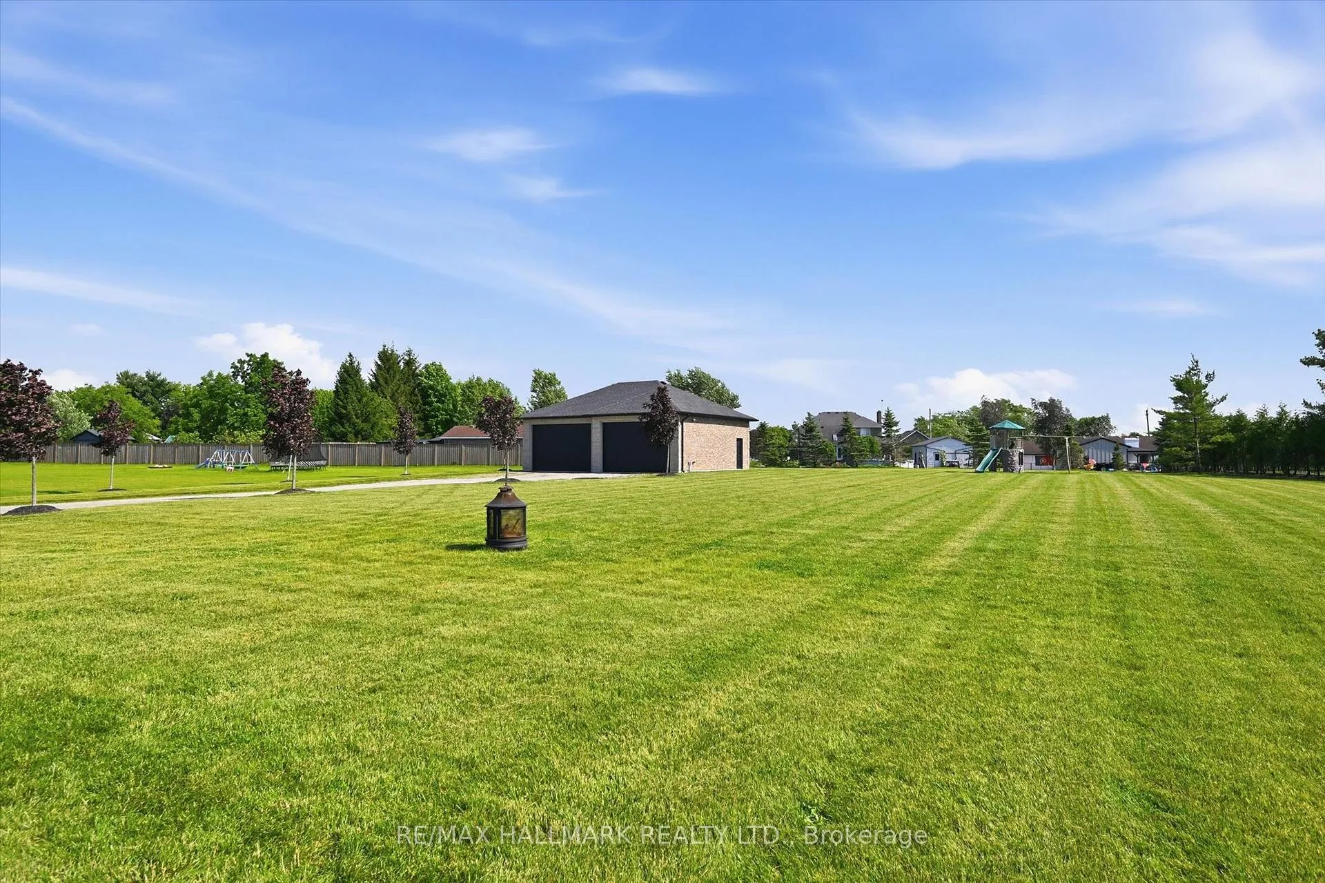 Photo 44 of 18 Kramer Court, Haldimand — HOMEH