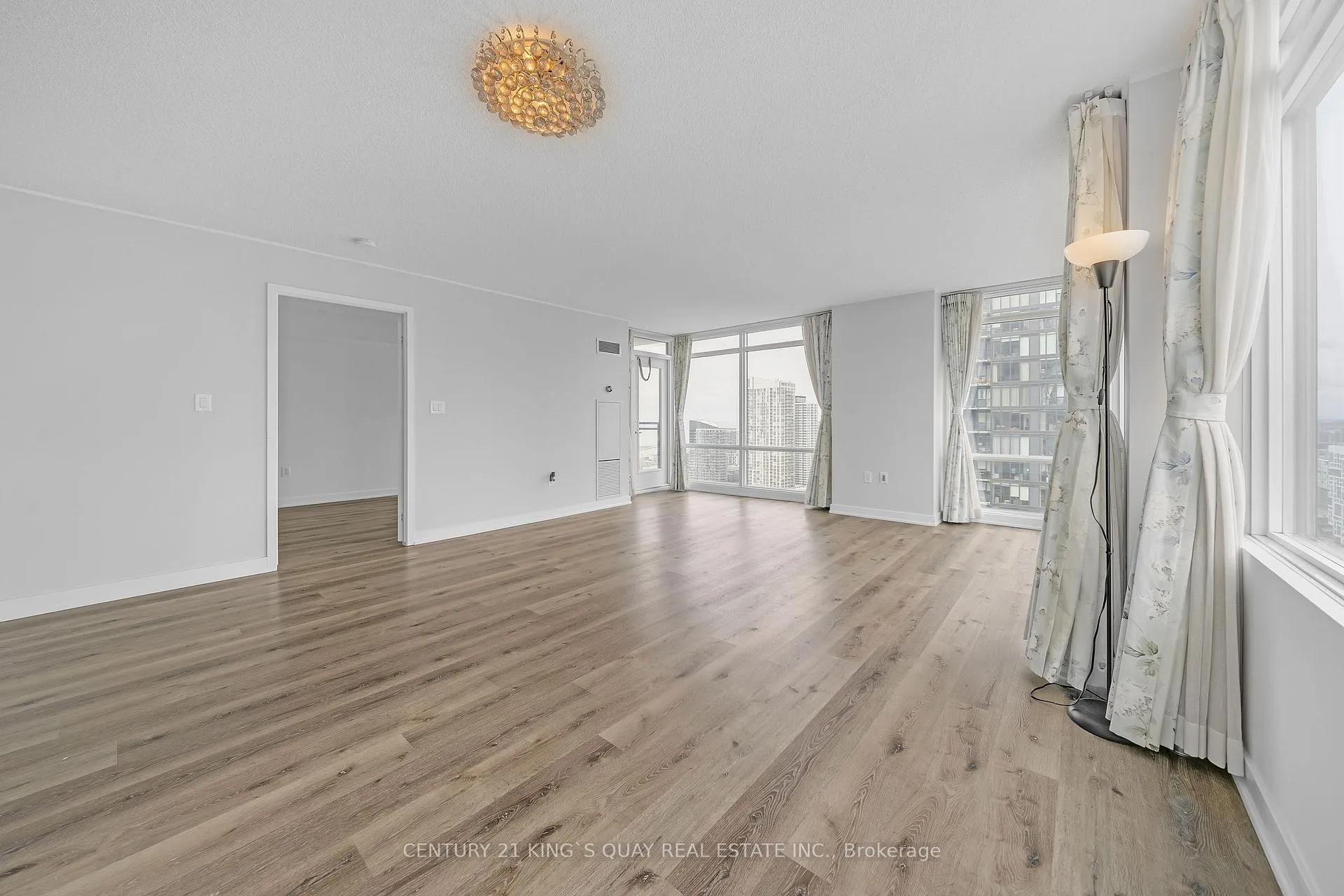 Photo 11 of Unit 3510, 25 Telegram Mews, Toronto, Waterfront Communities — HOMEH
