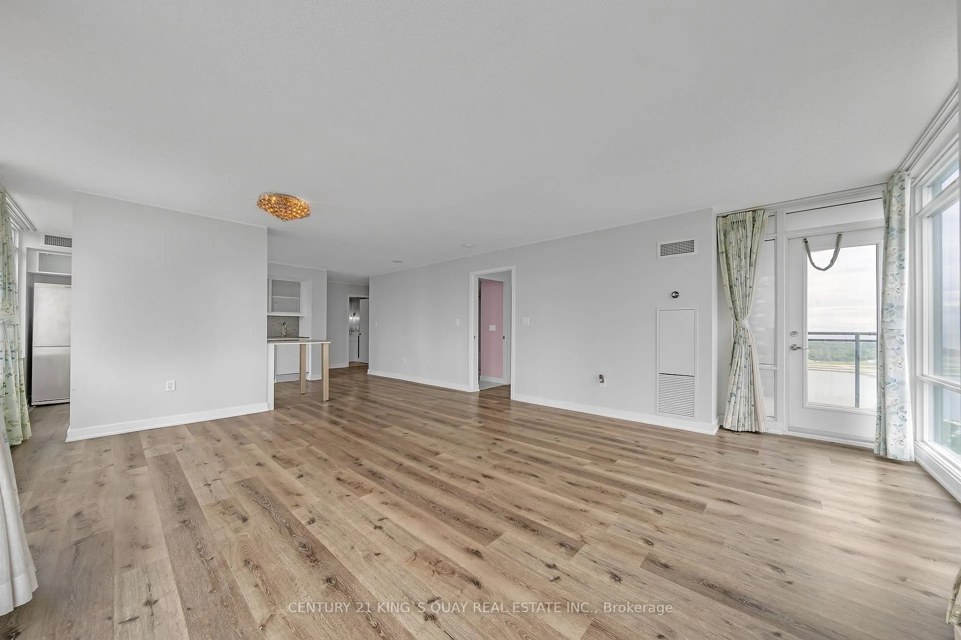 Photo 12 of Unit 3510, 25 Telegram Mews, Toronto, Waterfront Communities — HOMEH