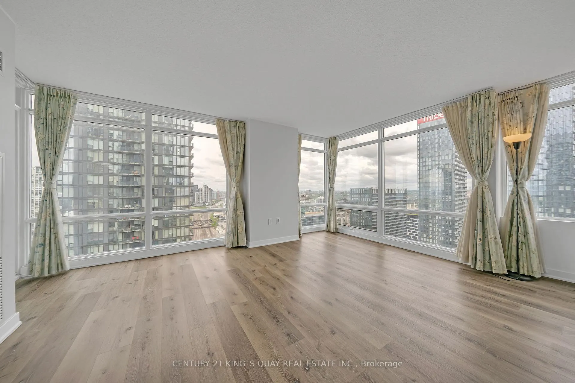 Photo 13 of Unit 3510, 25 Telegram Mews, Toronto, Waterfront Communities — HOMEH