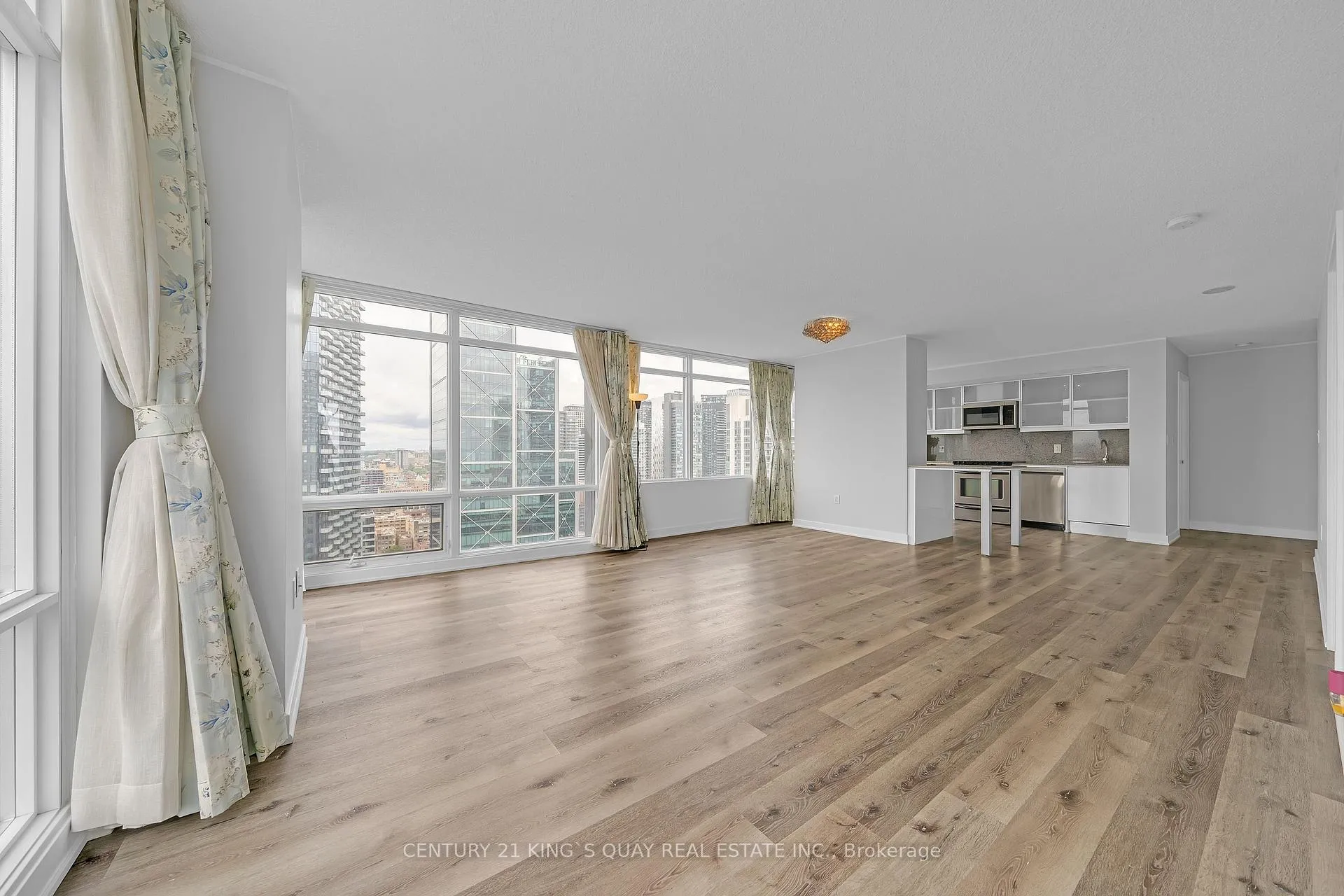Photo 14 of Unit 3510, 25 Telegram Mews, Toronto, Waterfront Communities — HOMEH