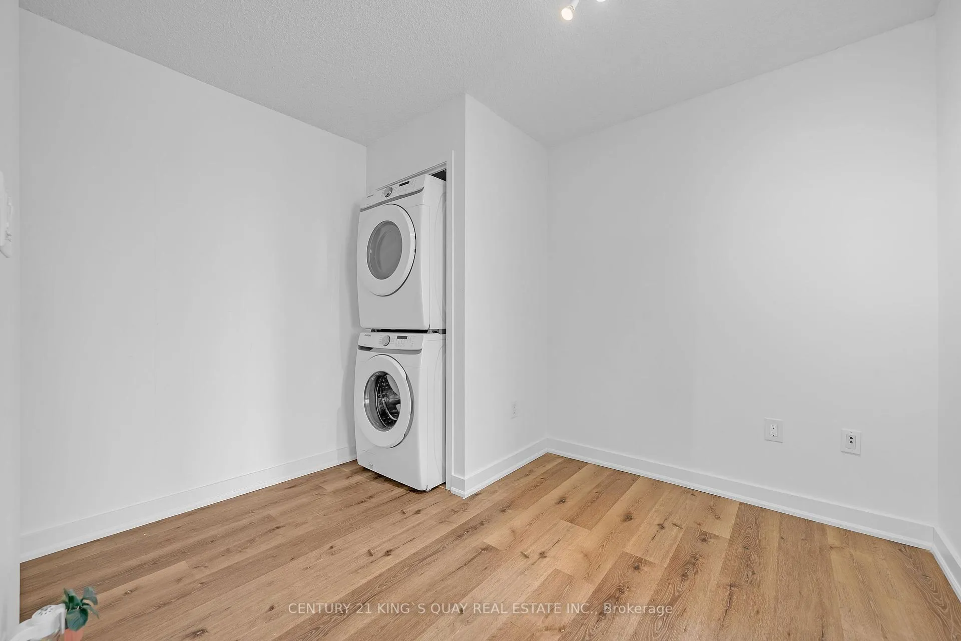 Photo 19 of Unit 3510, 25 Telegram Mews, Toronto, Waterfront Communities — HOMEH
