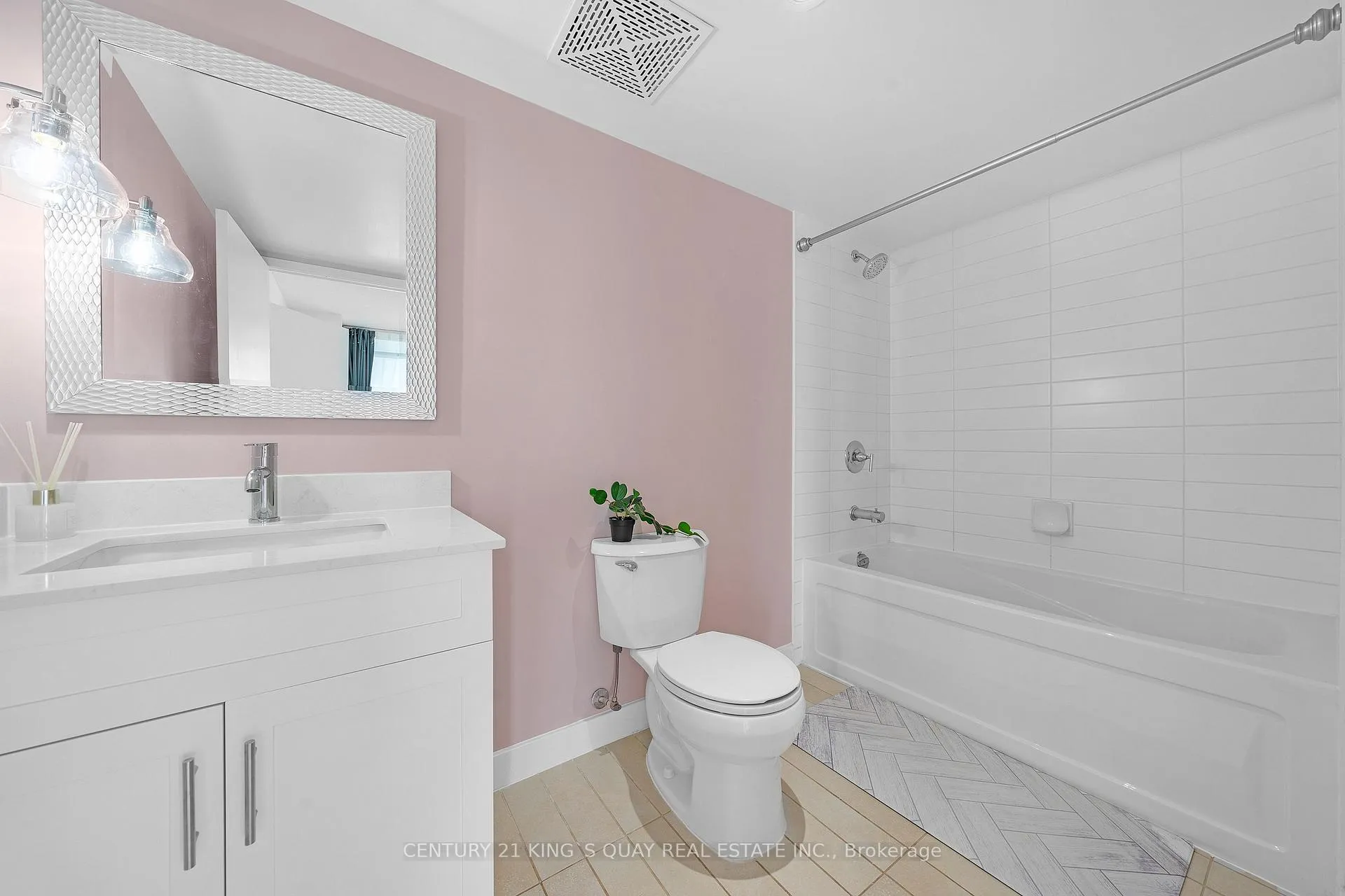 Photo 22 of Unit 3510, 25 Telegram Mews, Toronto, Waterfront Communities — HOMEH