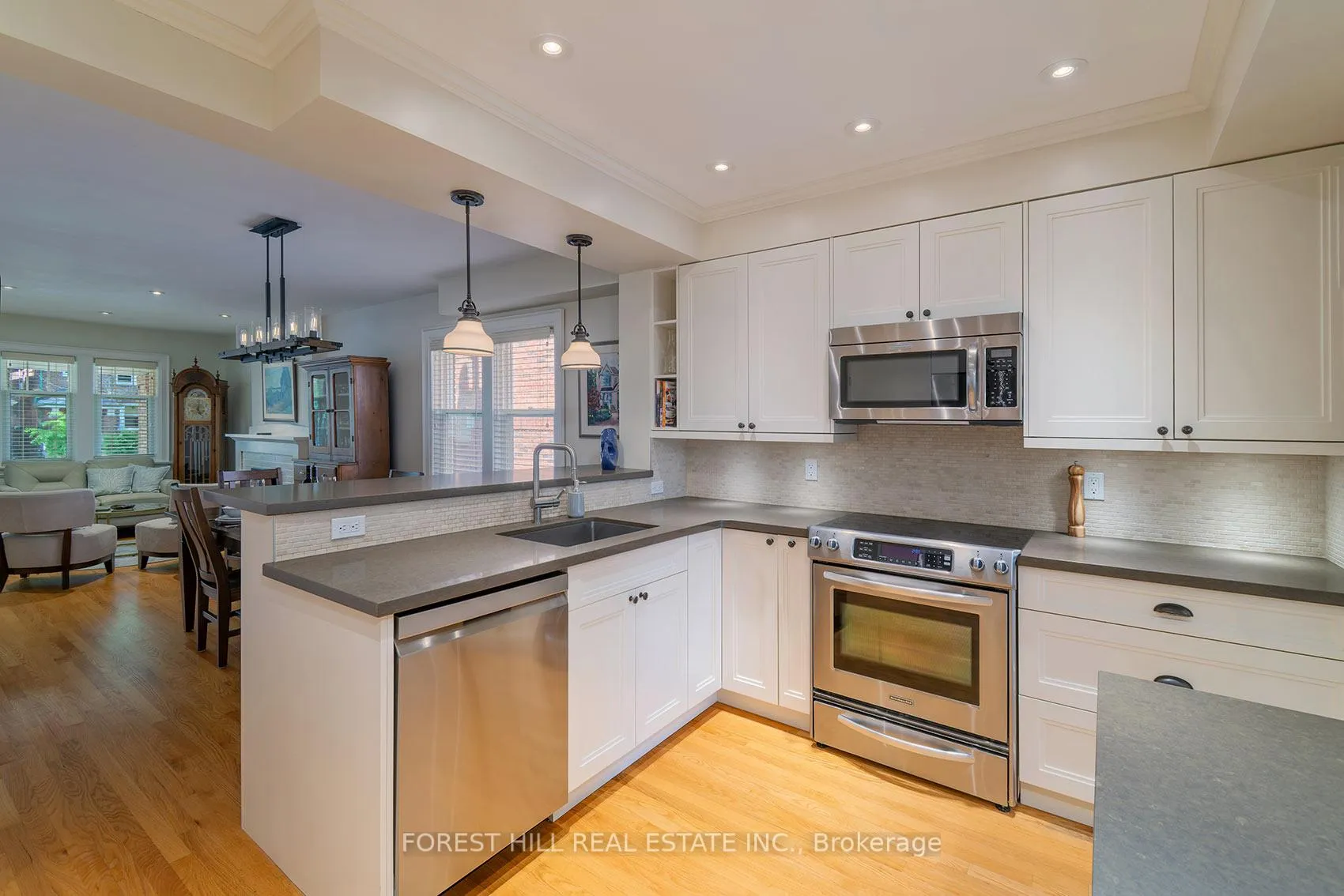 Photo 11 of 243 Woburn Avenue, Toronto, Lawrence Park North — HOMEH