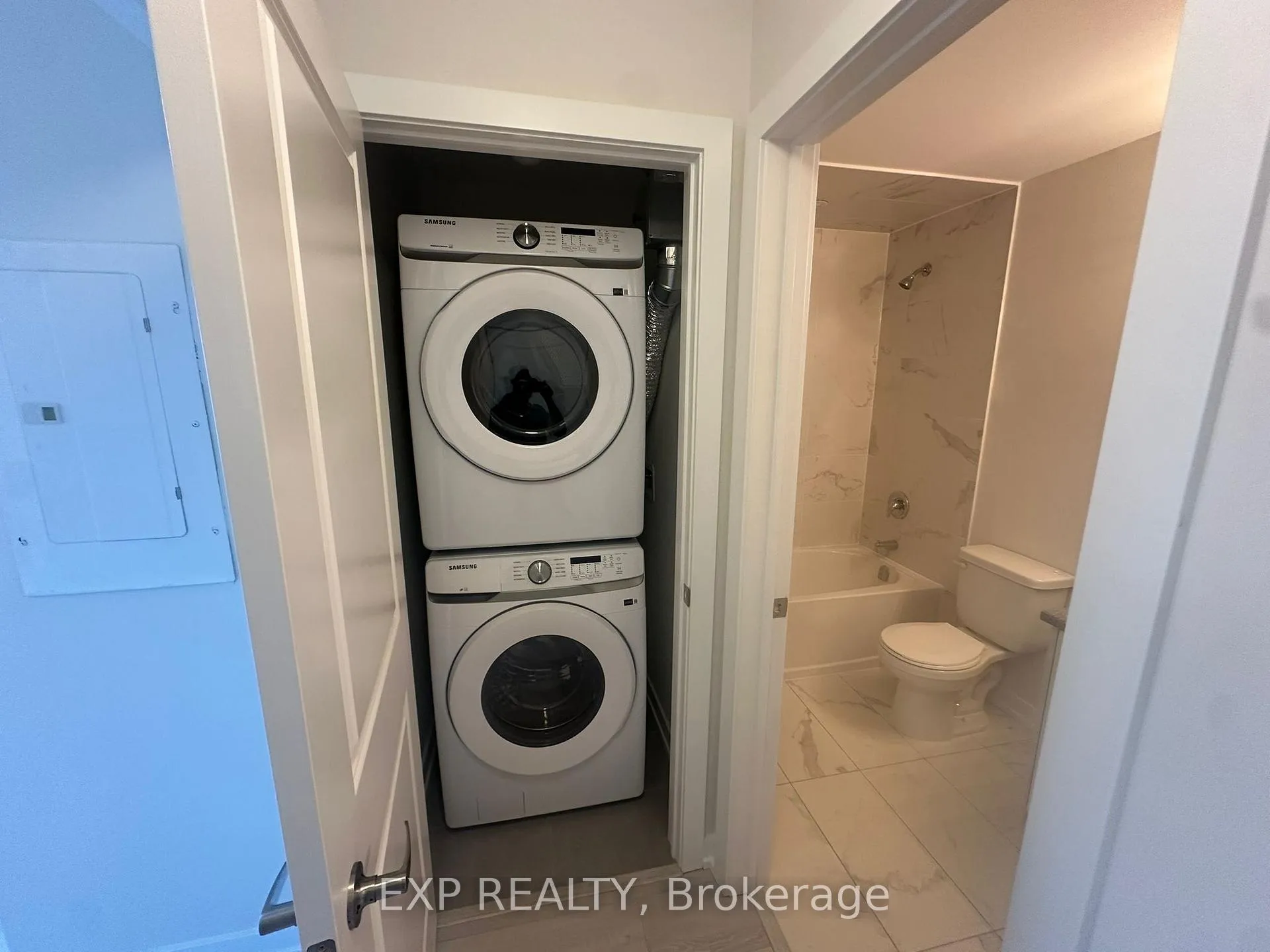 Photo 19 of Unit 241, 15100 Yonge Street, Aurora, Aurora Village — HOMEH
