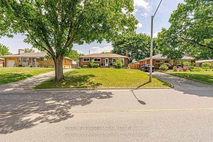 Photo 2 of 212 King Edward Avenue, London, South J — HOMEH