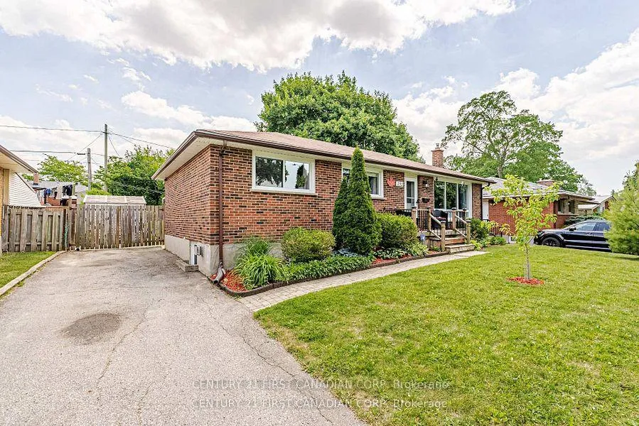 Photo 4 of 212 King Edward Avenue, London, South J — HOMEH