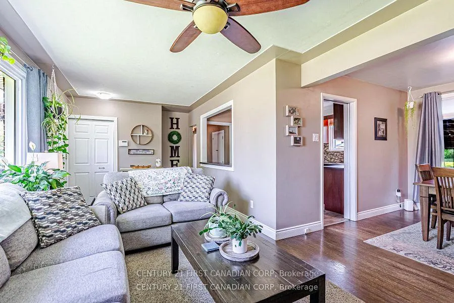 Photo 9 of 212 King Edward Avenue, London, South J — HOMEH