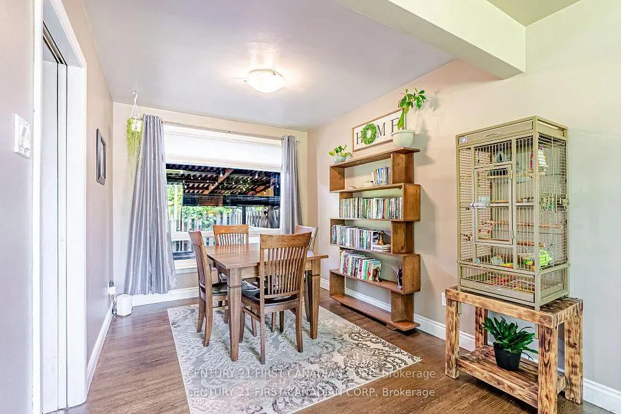 Photo 11 of 212 King Edward Avenue, London, South J — HOMEH