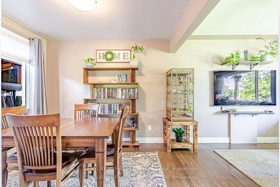 Photo 12 of 212 King Edward Avenue, London, South J — HOMEH