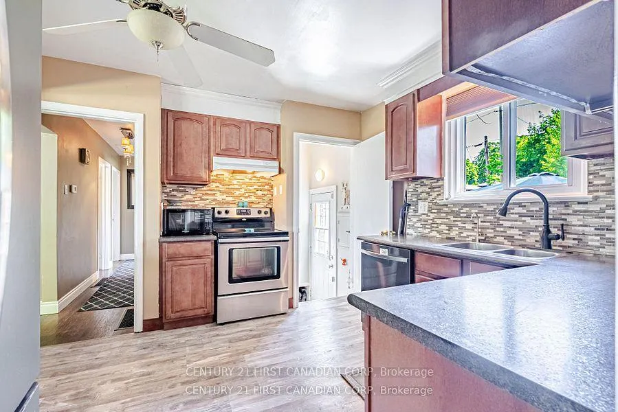 Photo 13 of 212 King Edward Avenue, London, South J — HOMEH