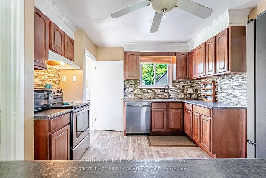 Photo 15 of 212 King Edward Avenue, London, South J — HOMEH