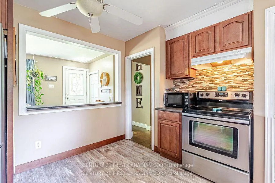 Photo 16 of 212 King Edward Avenue, London, South J — HOMEH