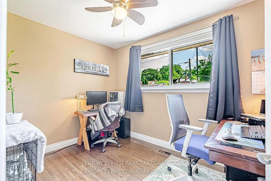 Photo 22 of 212 King Edward Avenue, London, South J — HOMEH