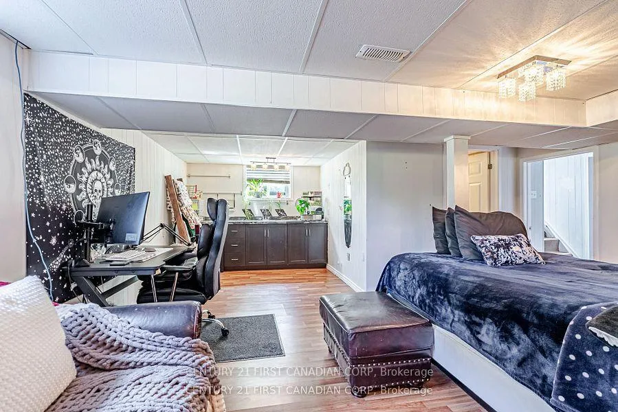 Photo 26 of 212 King Edward Avenue, London, South J — HOMEH