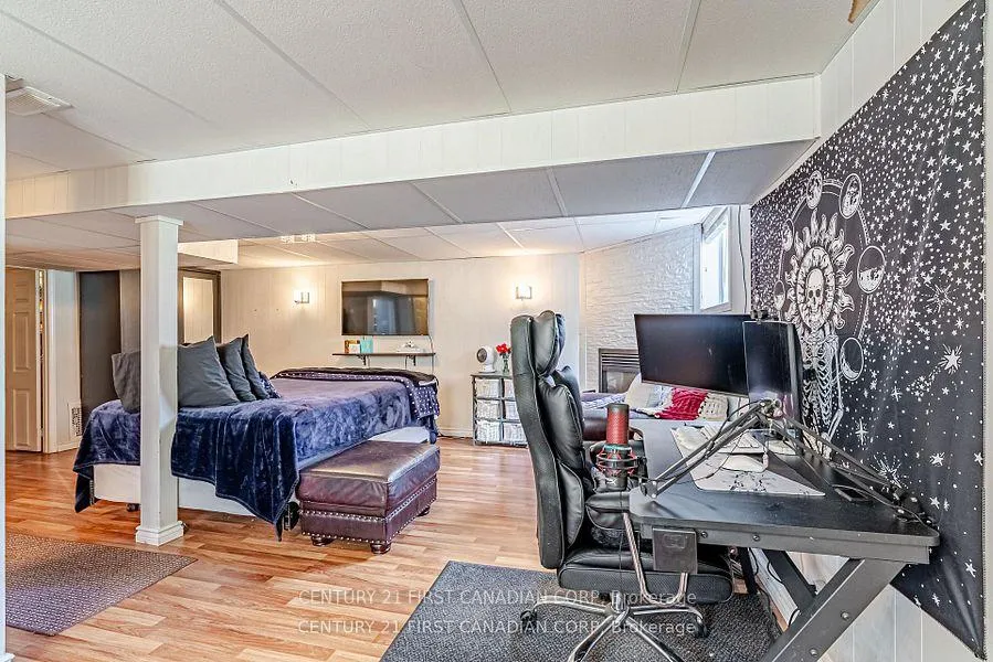 Photo 28 of 212 King Edward Avenue, London, South J — HOMEH