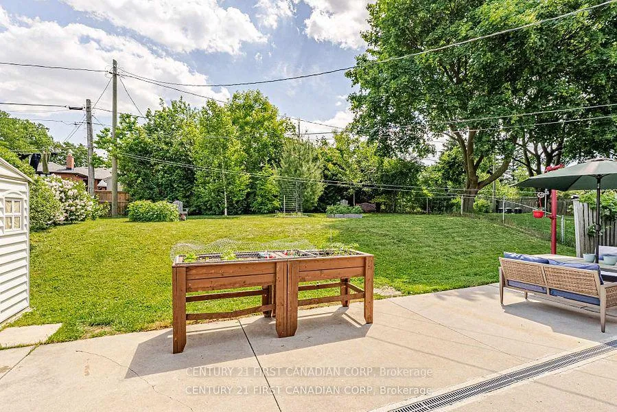 Photo 32 of 212 King Edward Avenue, London, South J — HOMEH