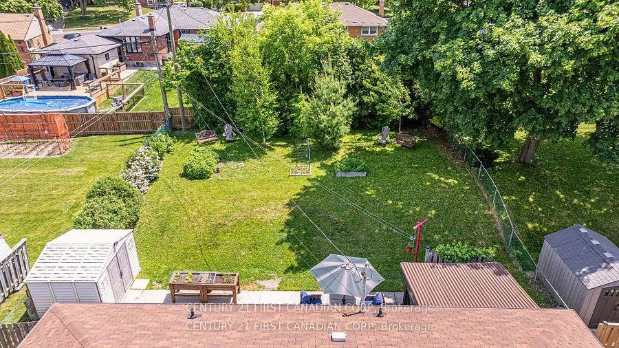 Photo 36 of 212 King Edward Avenue, London, South J — HOMEH