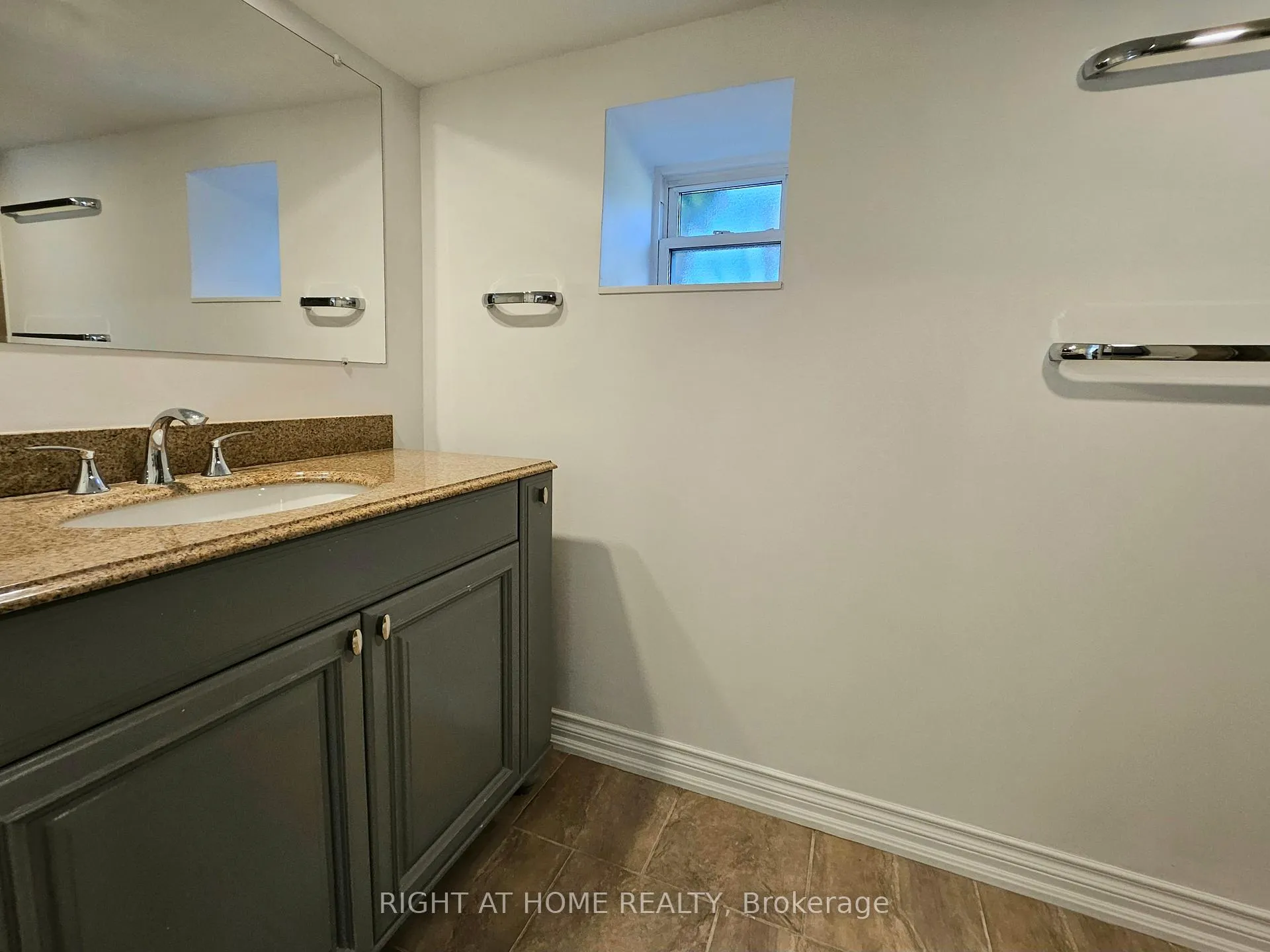 Photo 20 of 263 Keele Street, Toronto, High Park North — HOMEH