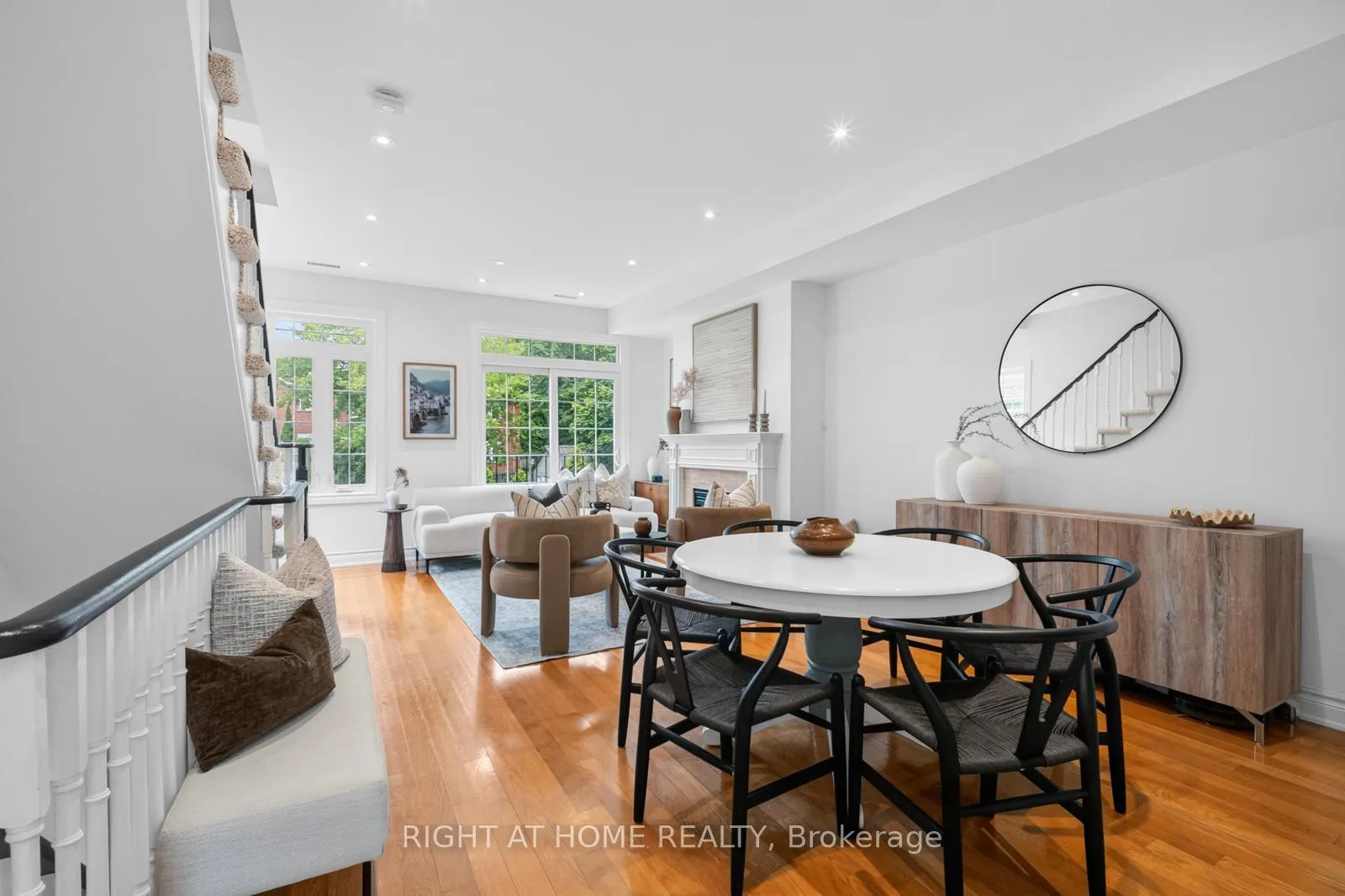 Photo 4 of 722F Kingston Road, Toronto, East End-Danforth — HOMEH