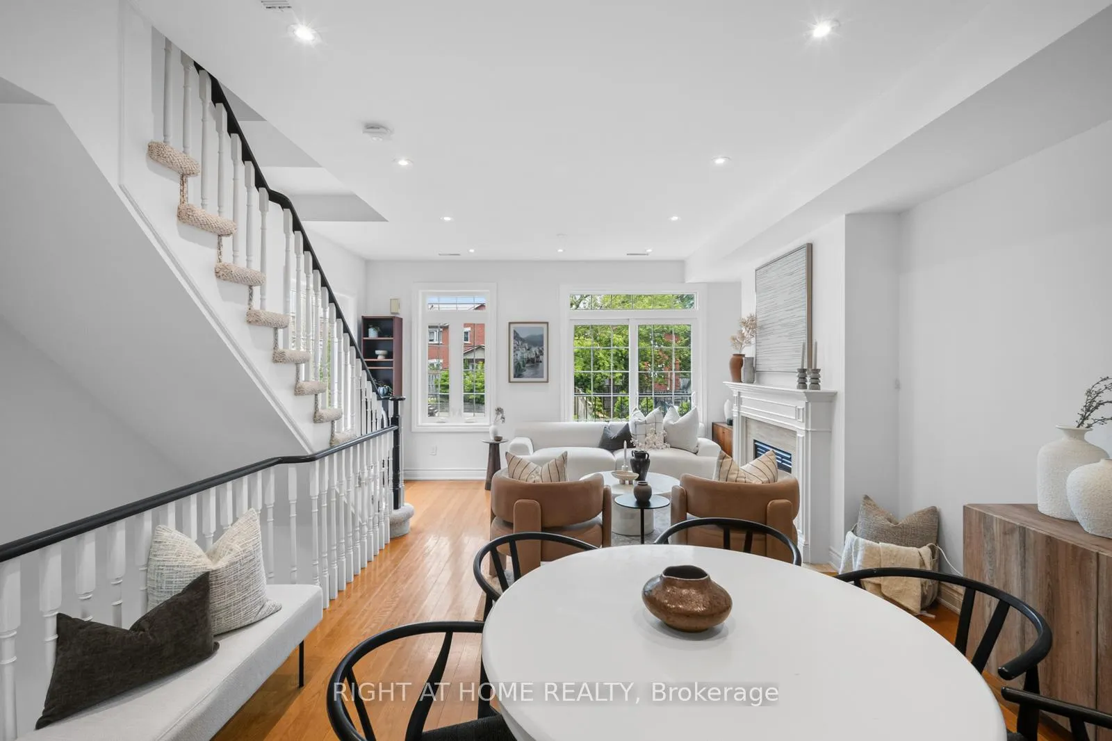 Photo 6 of 722F Kingston Road, Toronto, East End-Danforth — HOMEH
