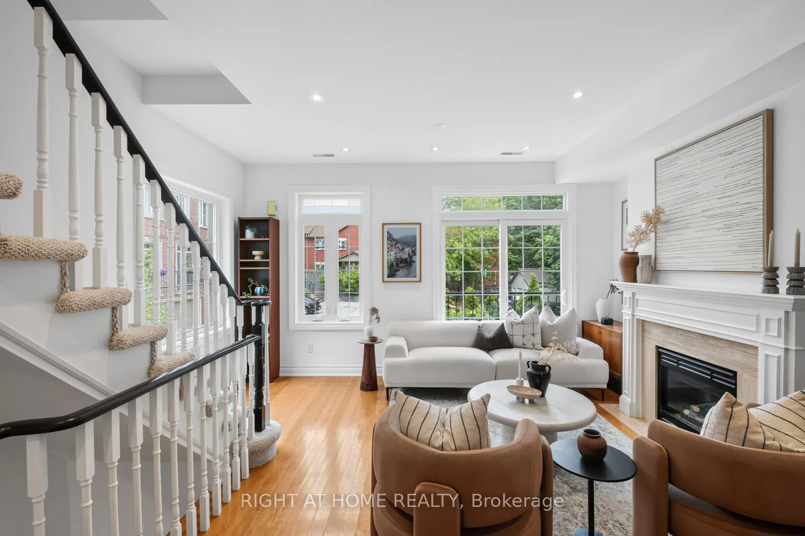 Photo 7 of 722F Kingston Road, Toronto, East End-Danforth — HOMEH
