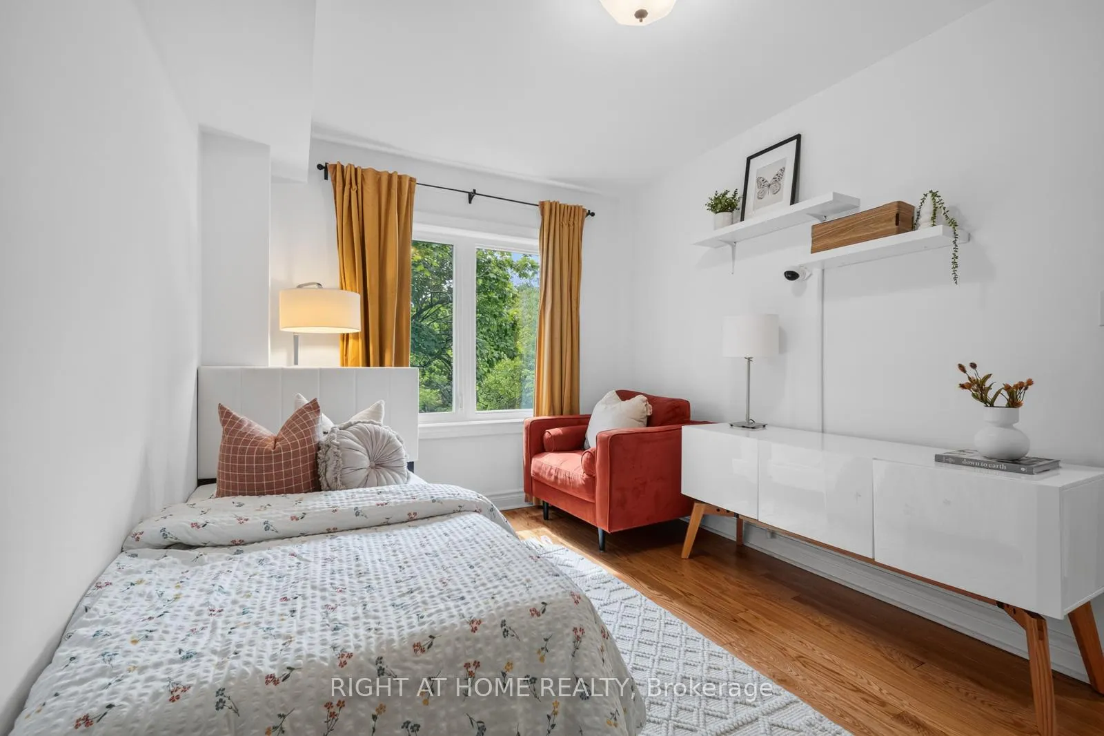 Photo 14 of 722F Kingston Road, Toronto, East End-Danforth — HOMEH