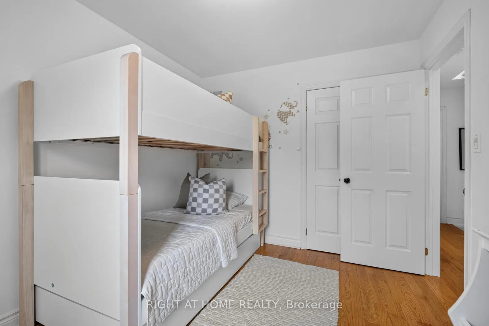 Photo 17 of 722F Kingston Road, Toronto, East End-Danforth — HOMEH
