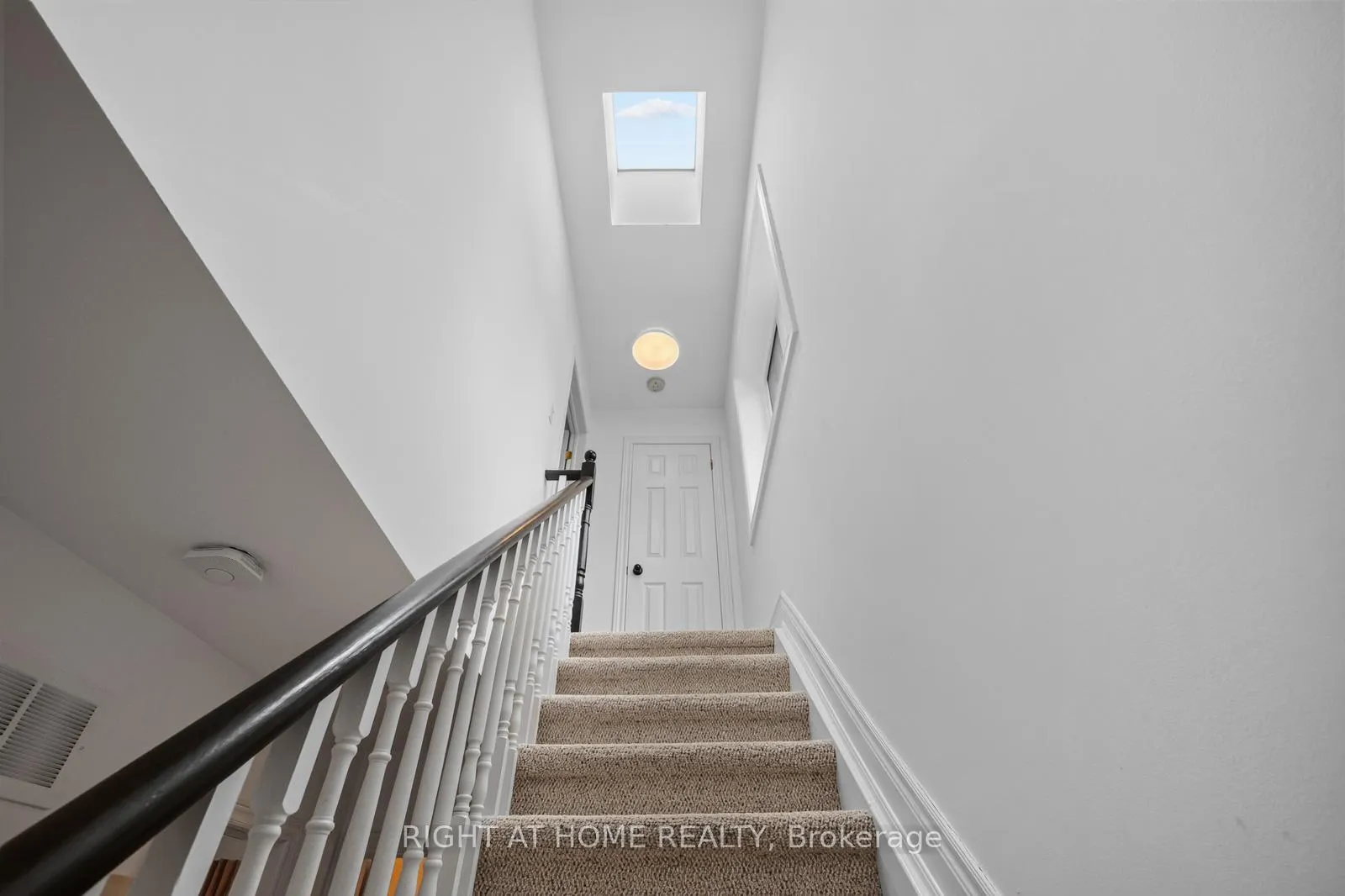 Photo 21 of 722F Kingston Road, Toronto, East End-Danforth — HOMEH