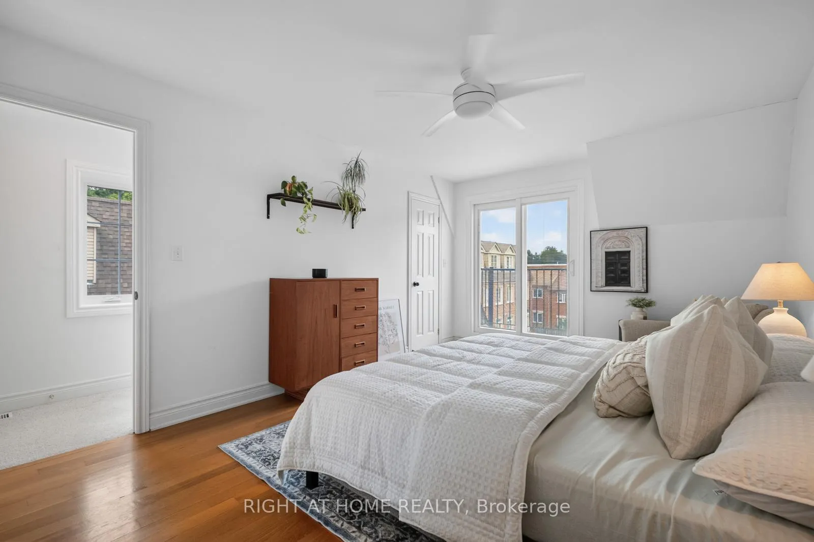 Photo 23 of 722F Kingston Road, Toronto, East End-Danforth — HOMEH