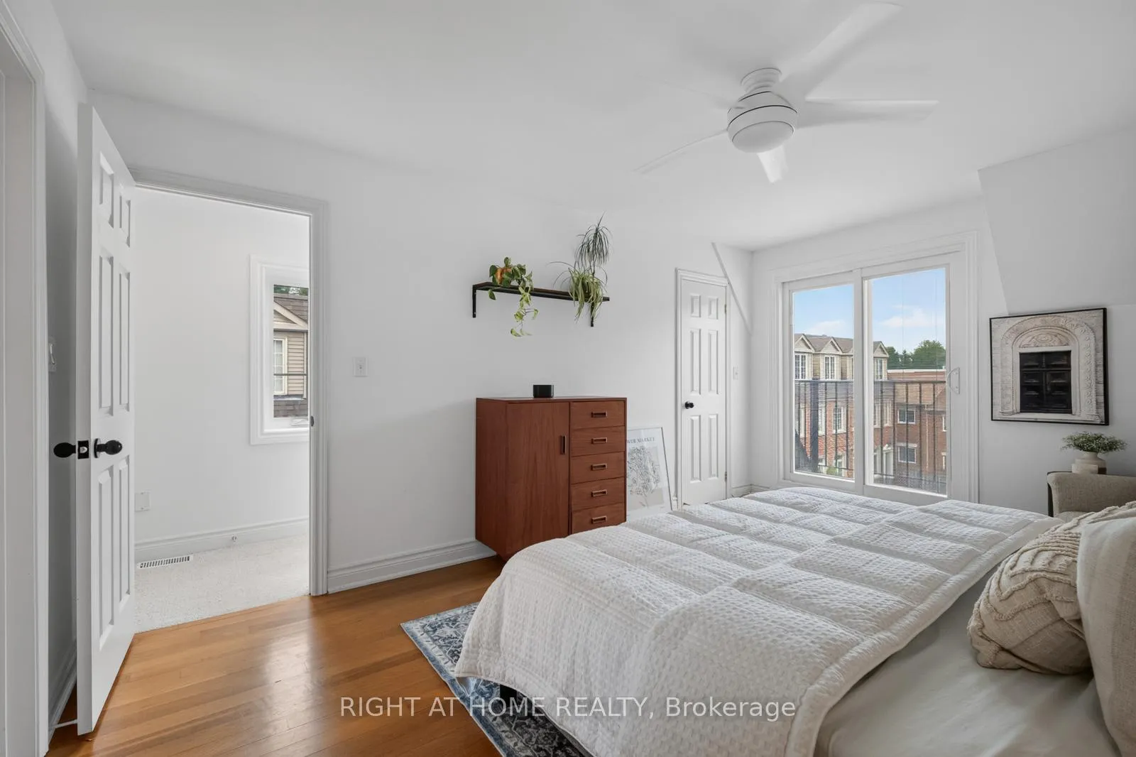 Photo 24 of 722F Kingston Road, Toronto, East End-Danforth — HOMEH