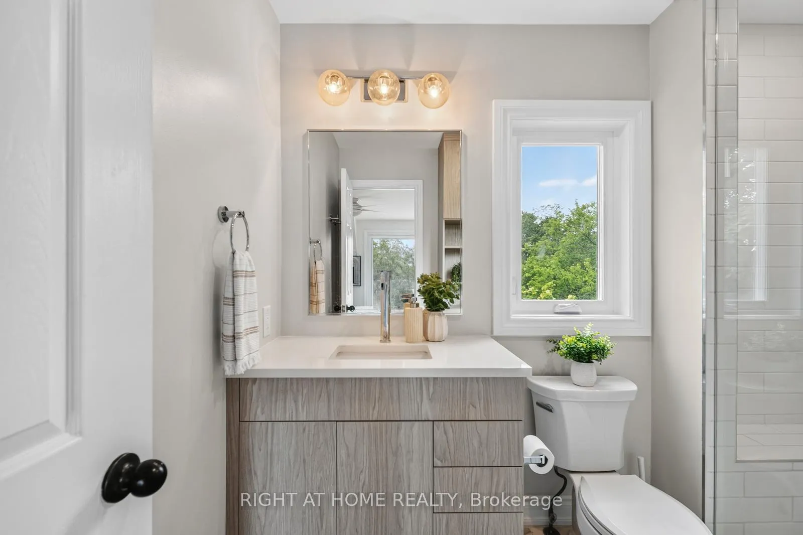 Photo 27 of 722F Kingston Road, Toronto, East End-Danforth — HOMEH