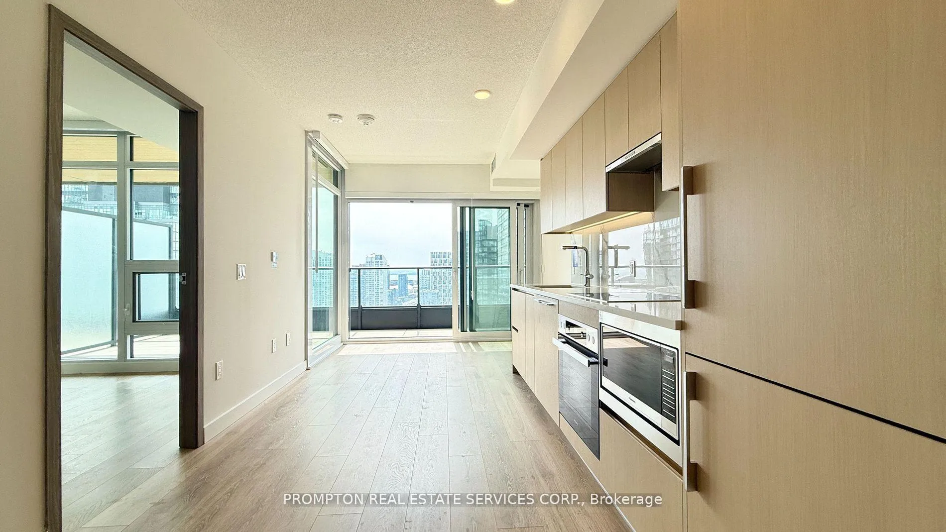 Photo 2 of Unit 3601, 3 Concord Cityplace Way, Toronto, Waterfront Communities — HOMEH