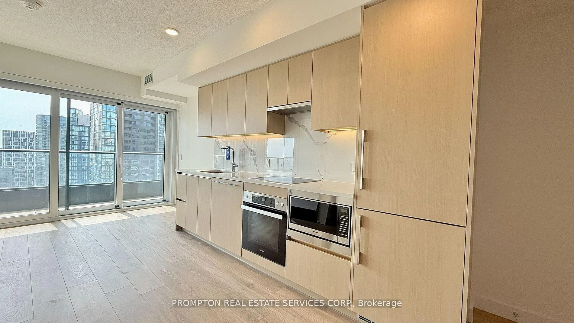 Photo 4 of Unit 3601, 3 Concord Cityplace Way, Toronto, Waterfront Communities — HOMEH