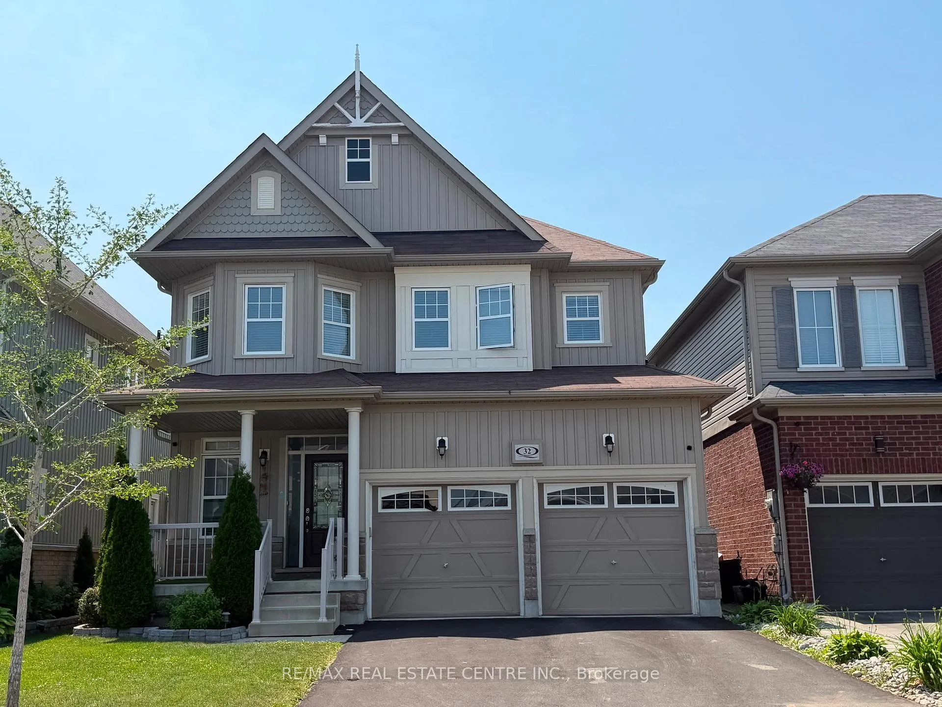 Photo 2 of 32 Ray Richards Street, Clarington, Bowmanville — HOMEH