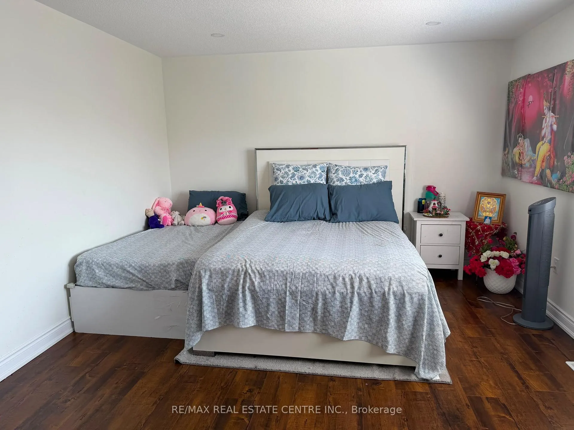 Photo 5 of 32 Ray Richards Street, Clarington, Bowmanville — HOMEH