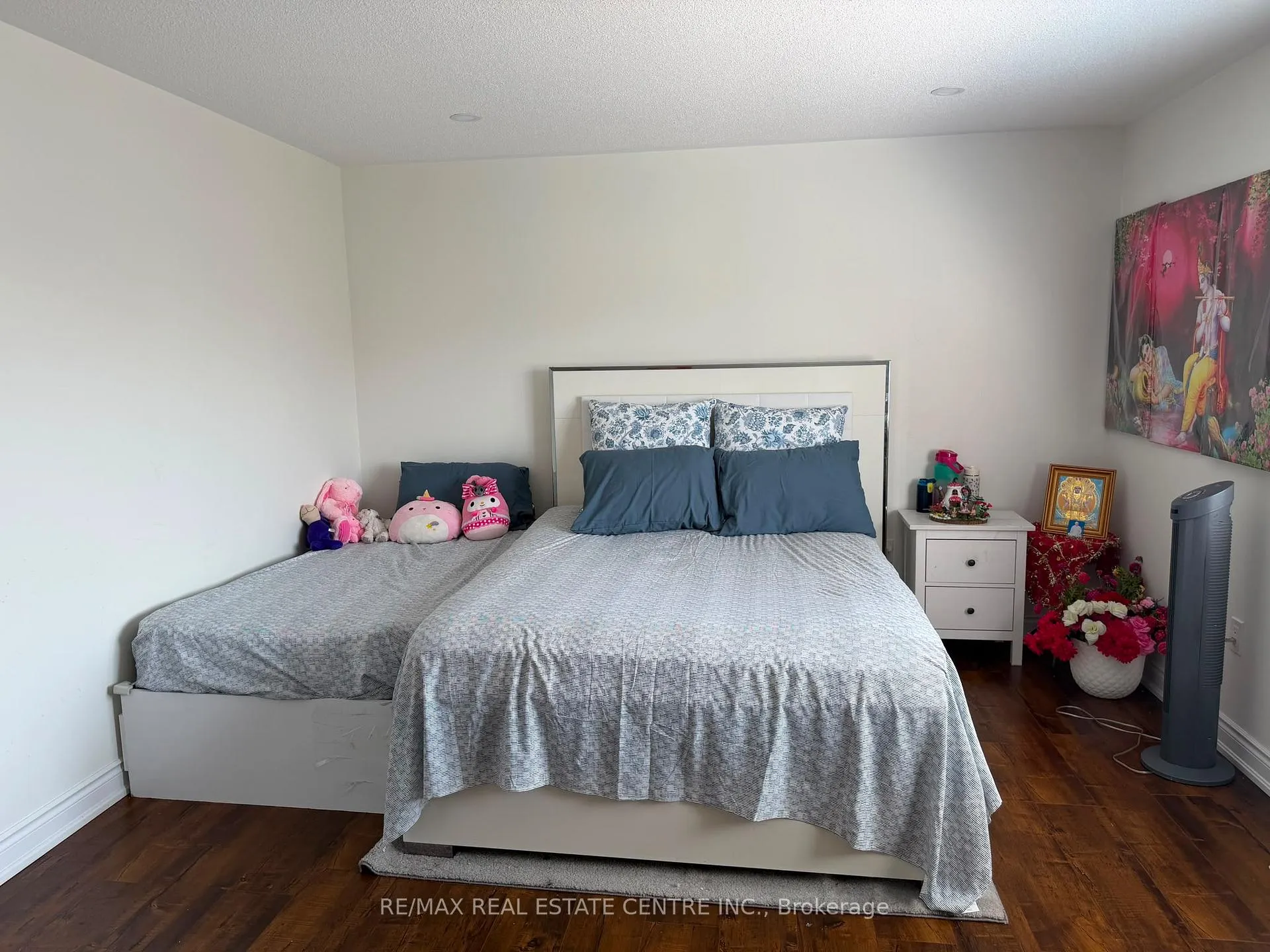 Photo 6 of 32 Ray Richards Street, Clarington, Bowmanville — HOMEH