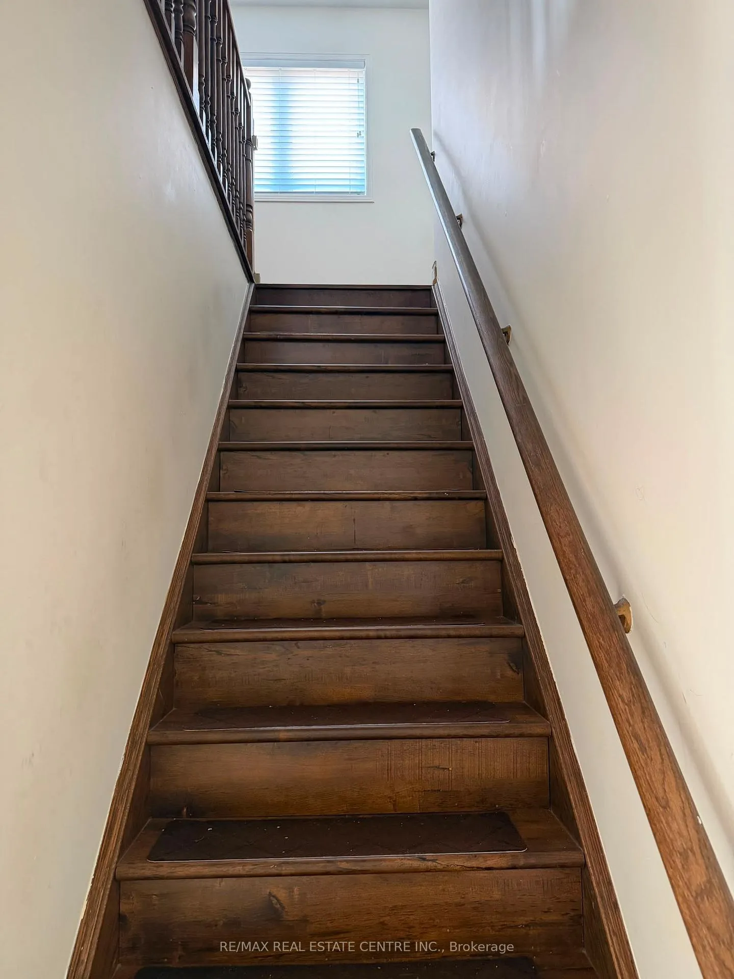 Photo 11 of 32 Ray Richards Street, Clarington, Bowmanville — HOMEH