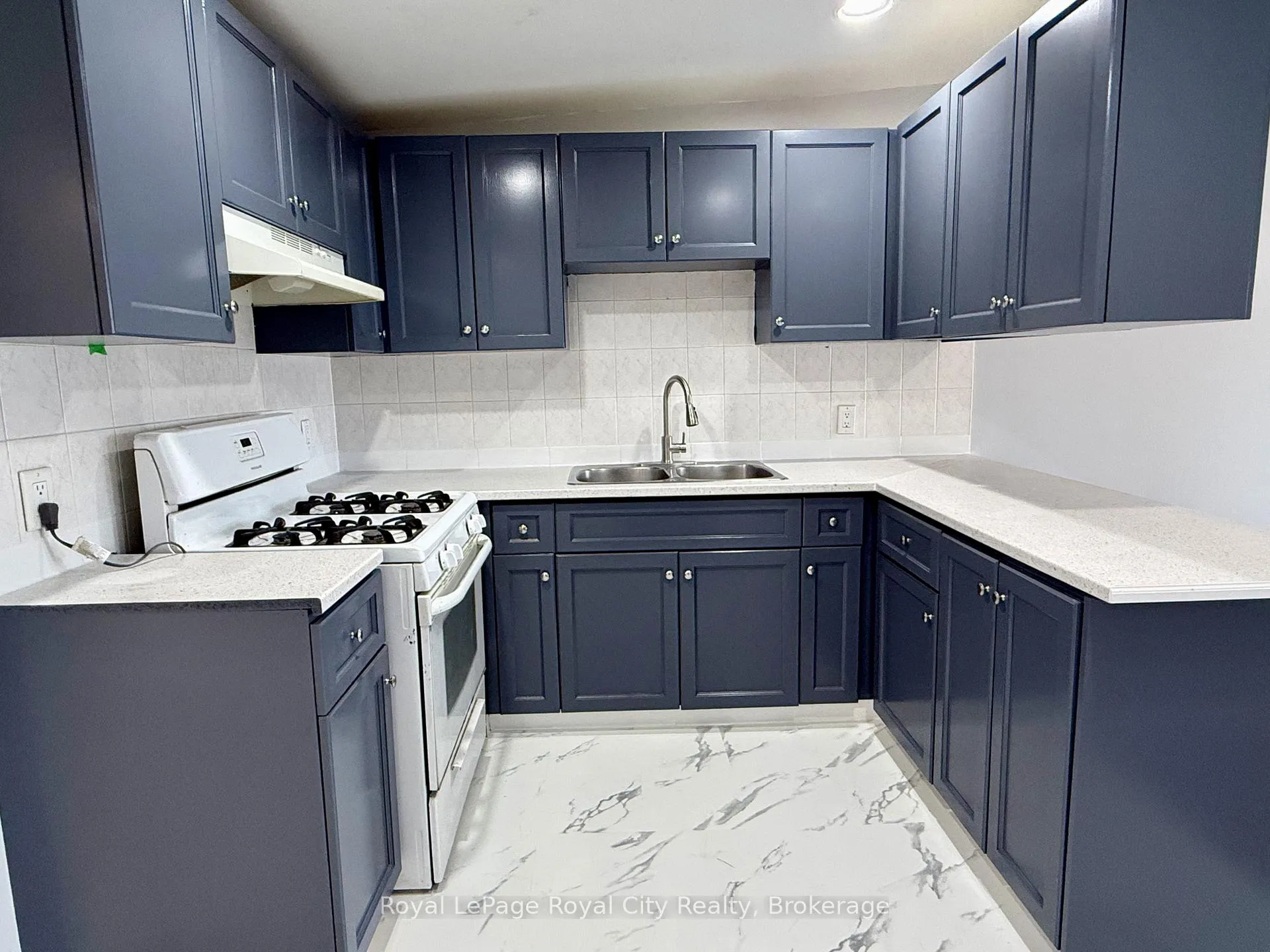 Photo 2 of Unit 2, 33 Wyndham Street N, Guelph, Downtown — HOMEH
