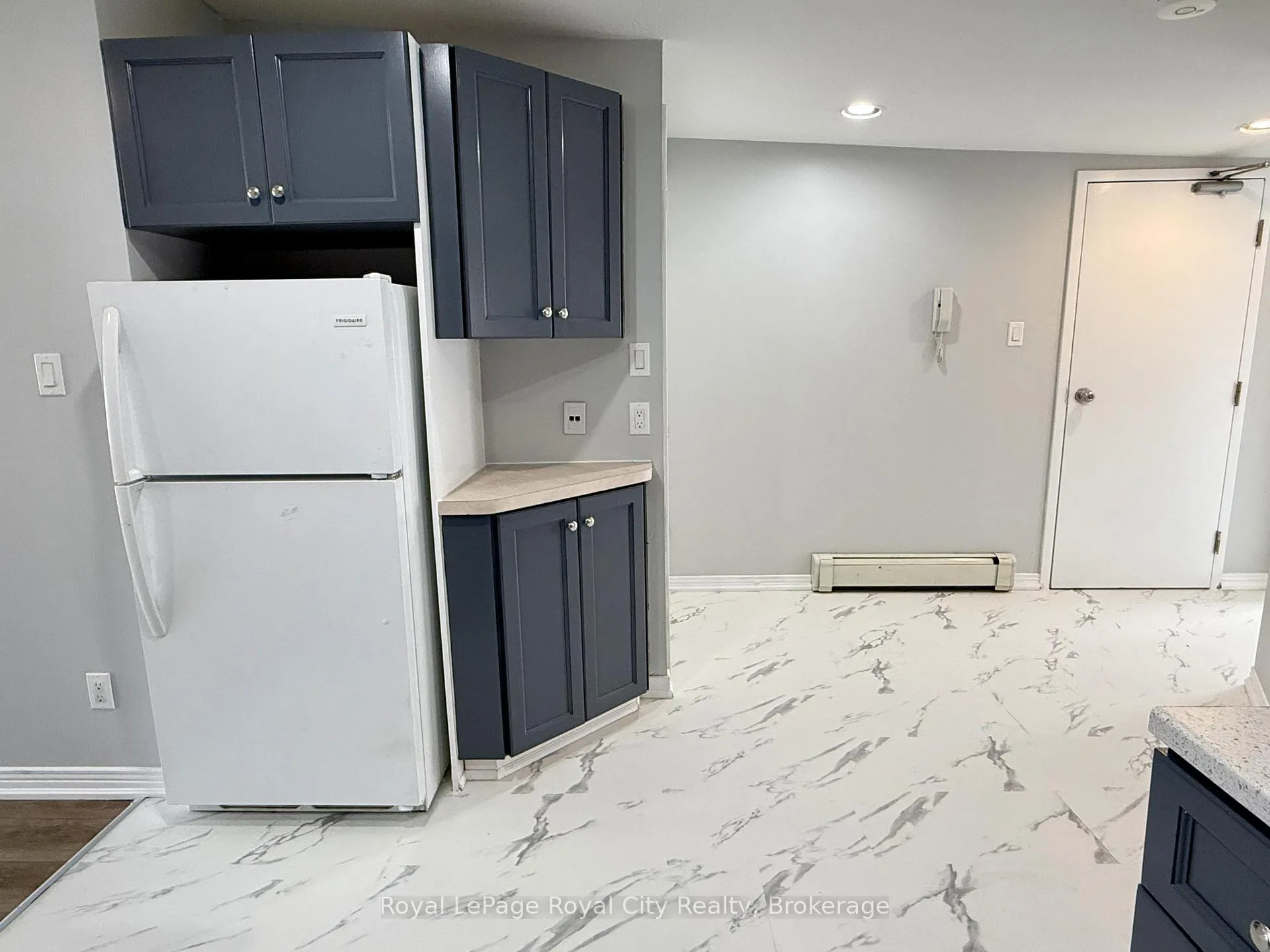 Photo 3 of Unit 2, 33 Wyndham Street N, Guelph, Downtown — HOMEH