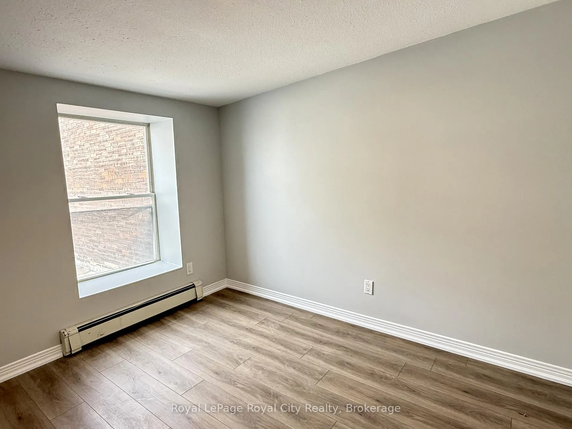 Photo 11 of Unit 2, 33 Wyndham Street N, Guelph, Downtown — HOMEH