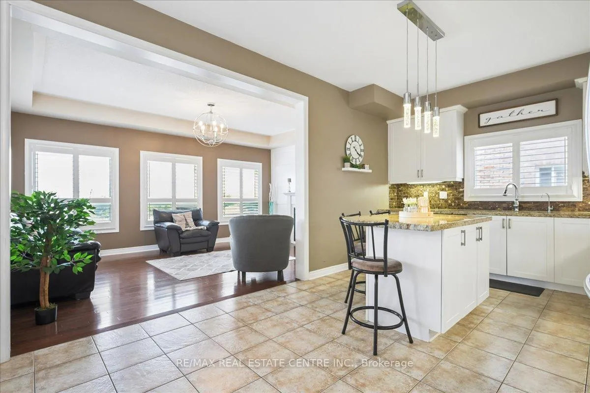 Photo 8 of 33 Paula Court, Orangeville — HOMEH