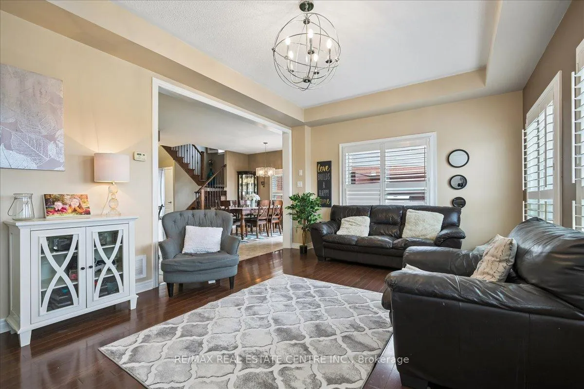 Photo 11 of 33 Paula Court, Orangeville — HOMEH