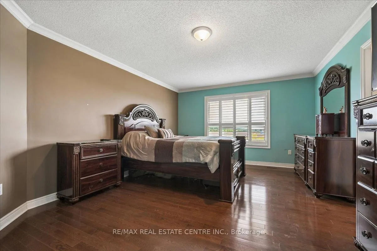 Photo 17 of 33 Paula Court, Orangeville — HOMEH
