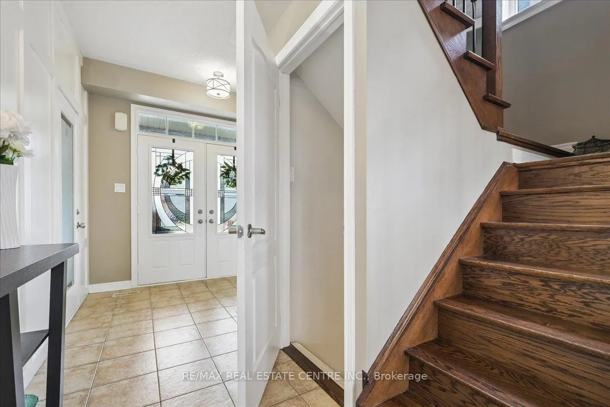 Photo 21 of 33 Paula Court, Orangeville — HOMEH