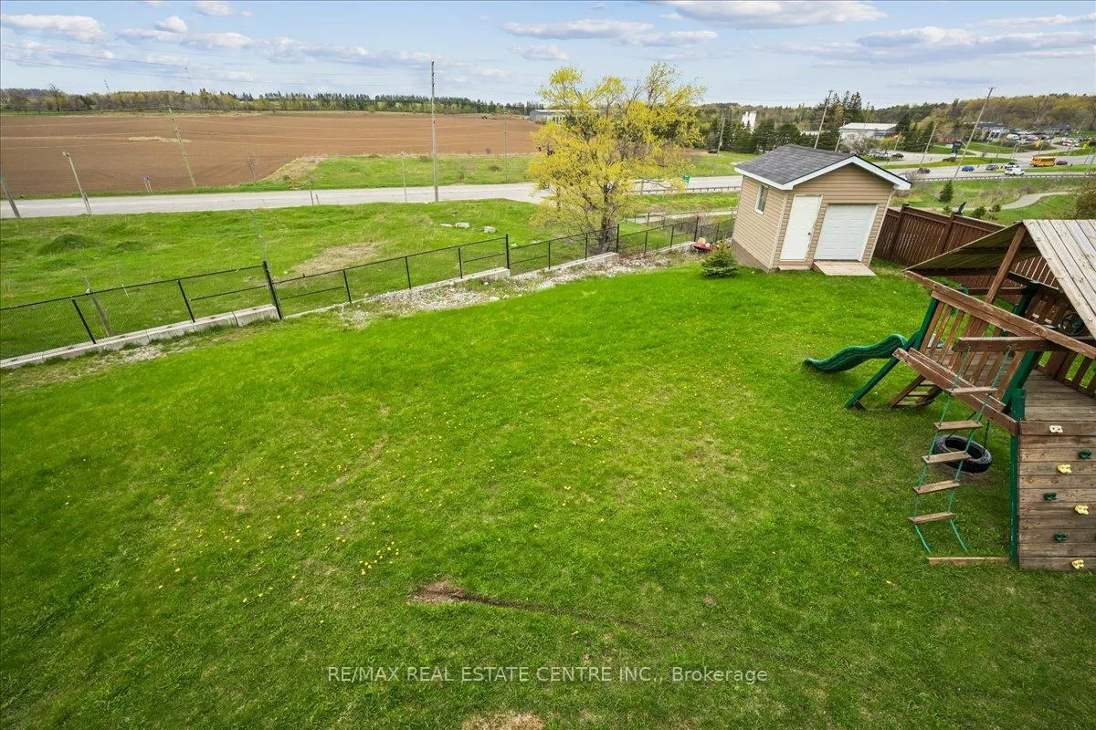 Photo 28 of 33 Paula Court, Orangeville — HOMEH
