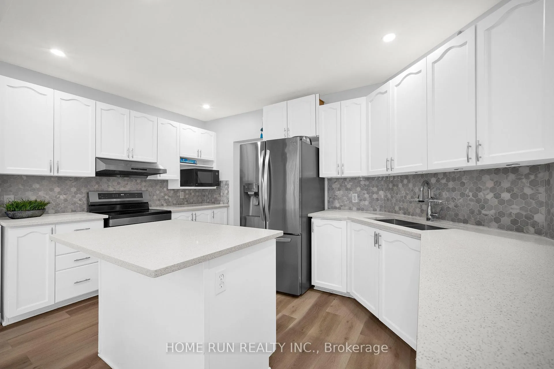 Photo 17 of 10 Pavona Street, Ottawa, Barrhaven East — HOMEH